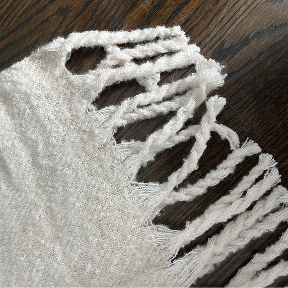 Gentle Fawn Huntington women’s scarf - Picture 4 of 6